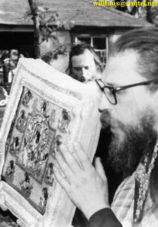 Procession with the Kursk 'Root' Icon of the Mother of God - Copyright � The Blessed Seraphim Hermitage
